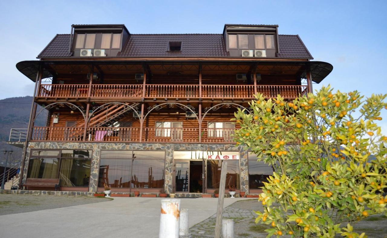 Абхазская Усадьба Hotel กากรา ภายนอก รูปภาพ