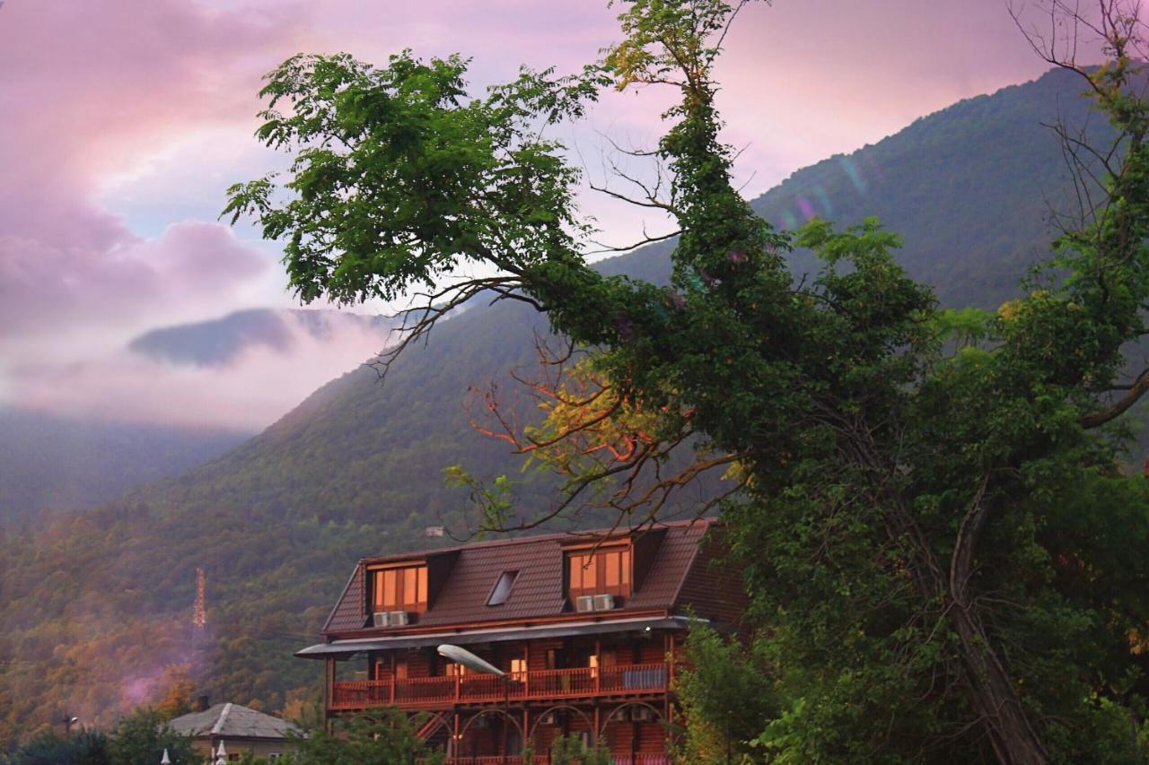 Абхазская Усадьба Hotel กากรา ภายนอก รูปภาพ
